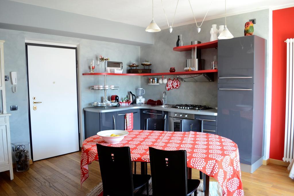 Mezzegra Tremezzina Appartamento Red & Grey מראה חיצוני תמונה