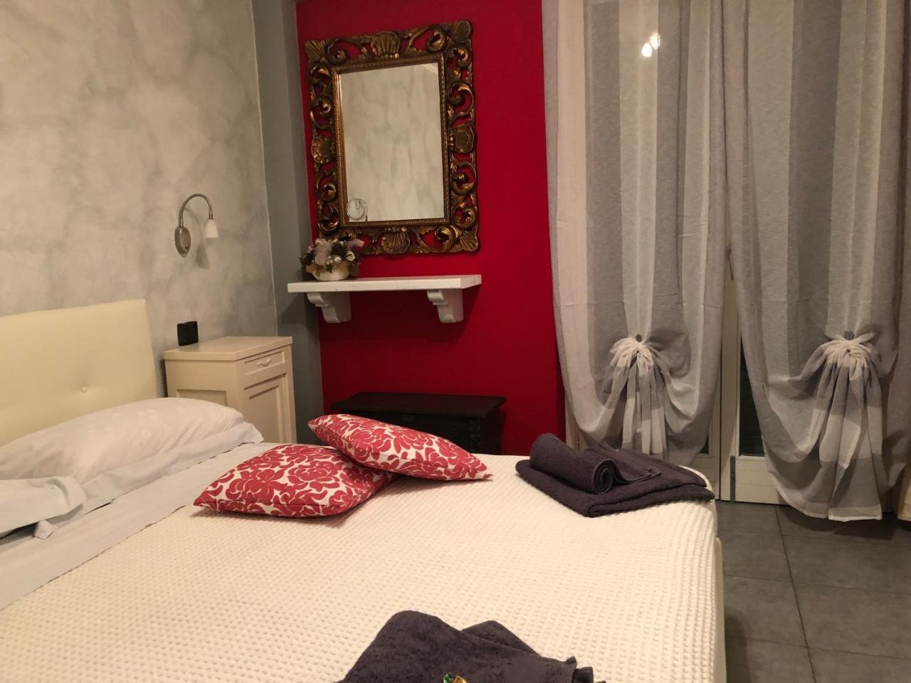 Mezzegra Tremezzina Appartamento Red & Grey מראה חיצוני תמונה